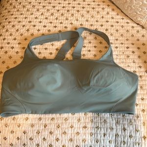Lululemon sports bra new without tags